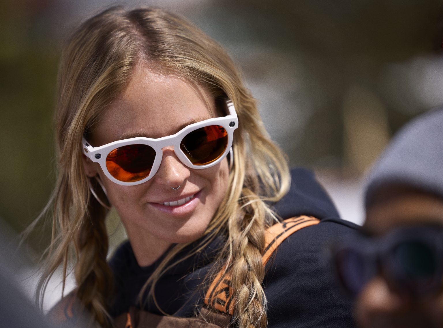 girl wearing oakley meta hstn