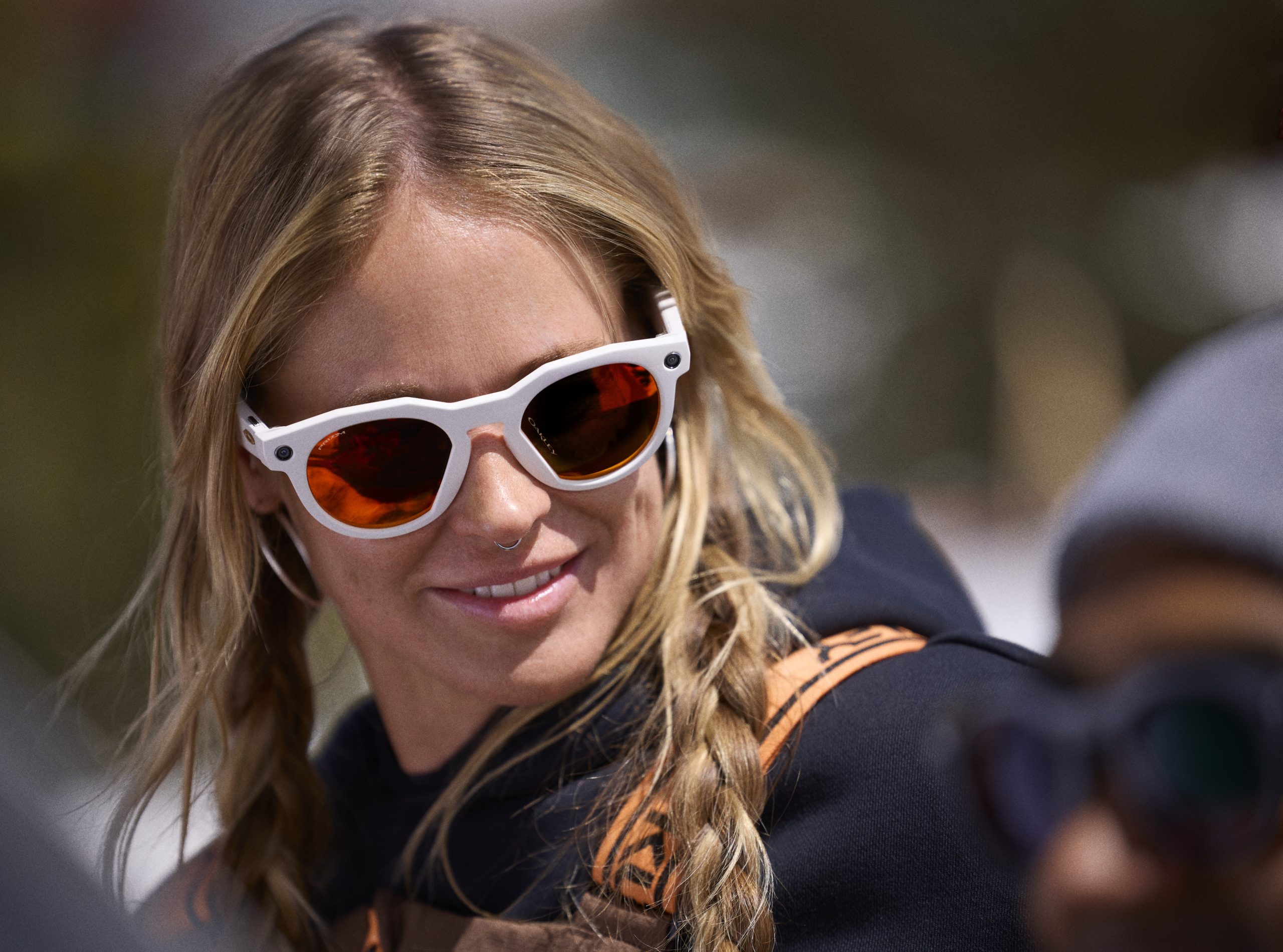 girl wearing oakley meta hstn