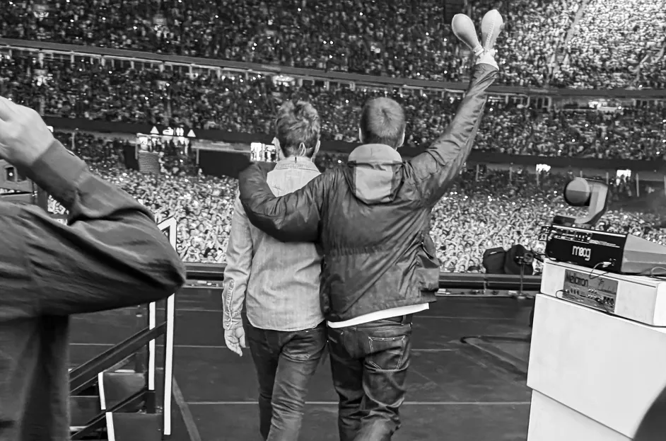 liam and noel walk out at cardiff