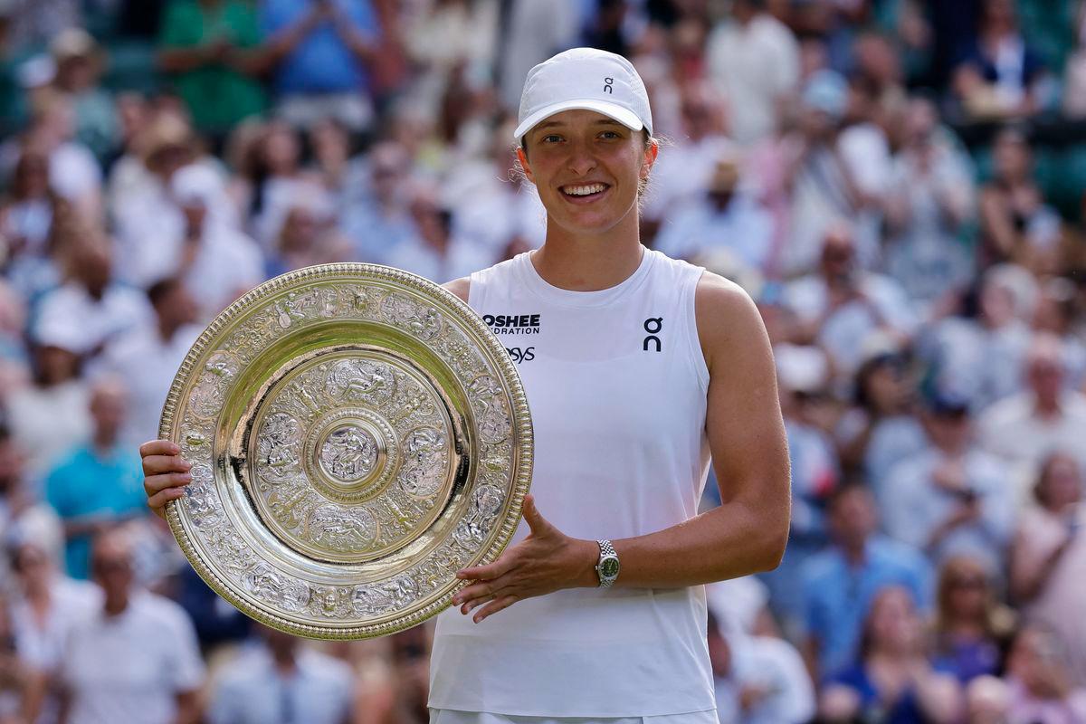 swiatek wins wimbledon