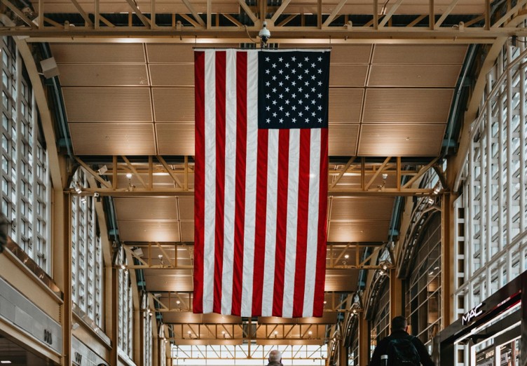 monfor USA FLAG AIRPORT